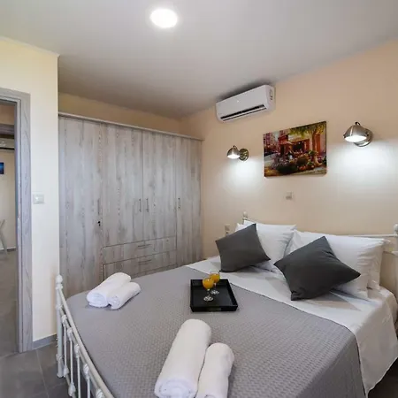 Апартаменты Ifi Sea House Никиана Экстерьер фото